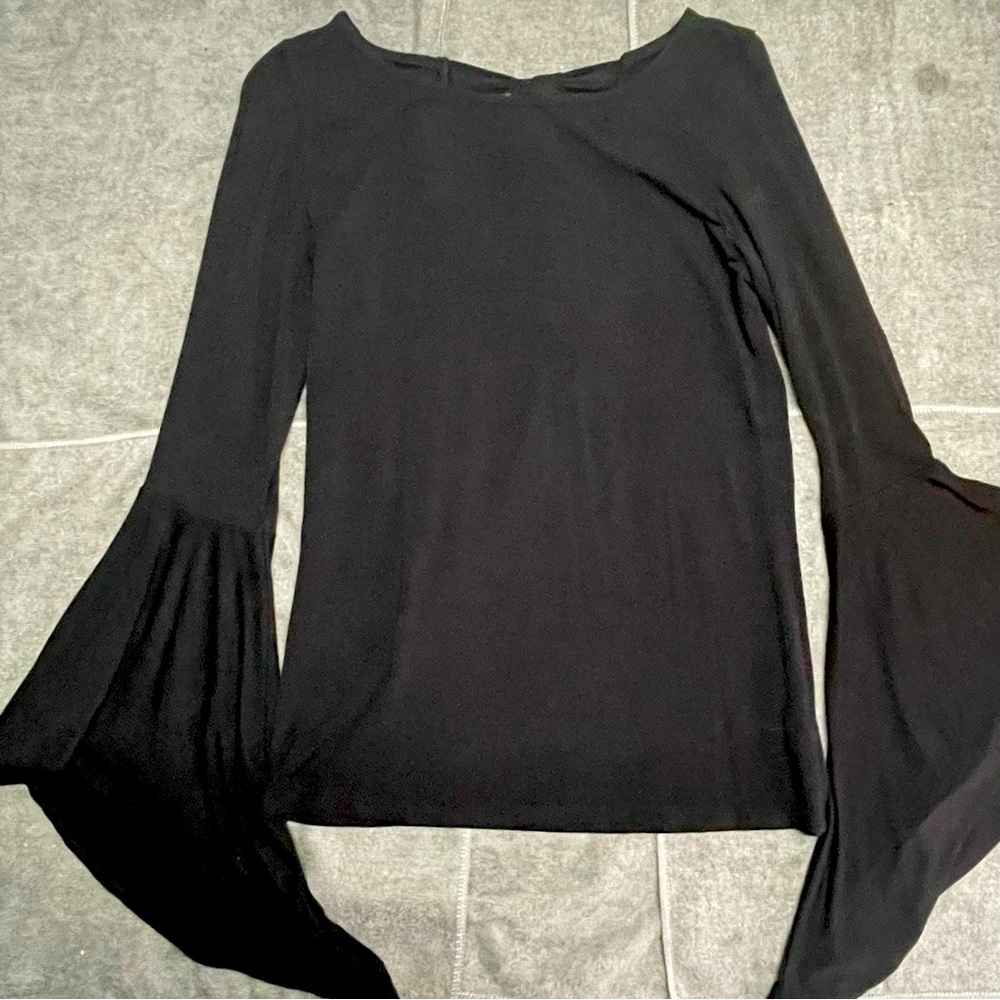 Jolie Bell Sleeve Top *Excellent Condition*. Size S